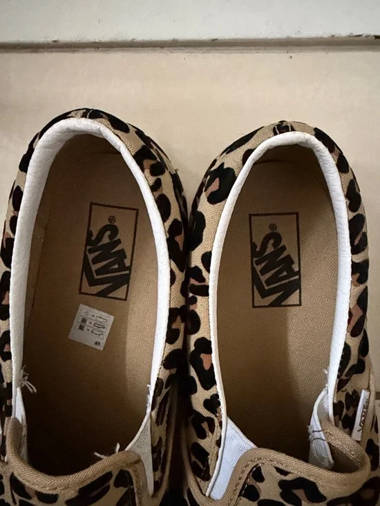 Leopard Vans slip ons - Picture 2 of 4